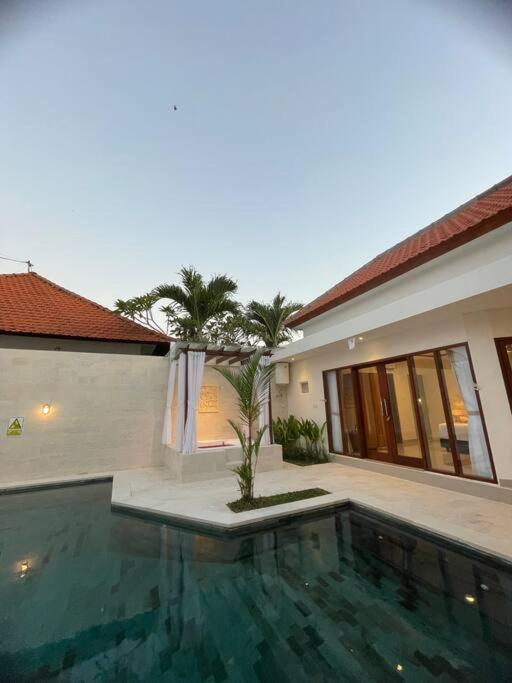 Villa Akmali Umalas 2Br With Private Pool & Jacuzzi Чангу Экстерьер фото