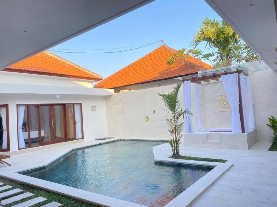 Villa Akmali Umalas 2Br With Private Pool & Jacuzzi Чангу Экстерьер фото