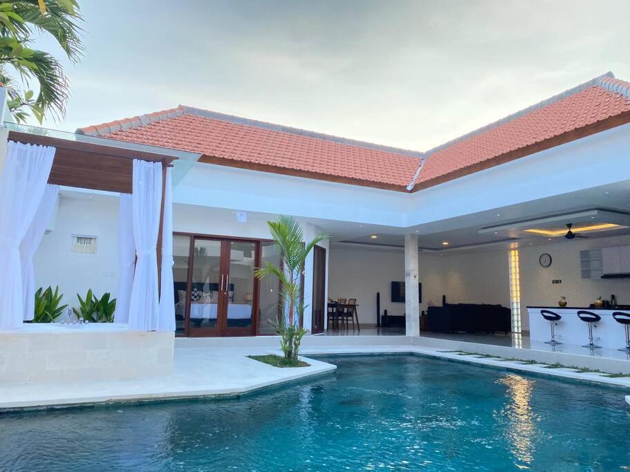 Villa Akmali Umalas 2Br With Private Pool & Jacuzzi Чангу Экстерьер фото