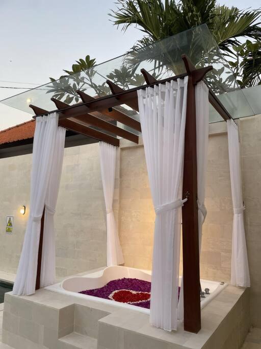 Villa Akmali Umalas 2Br With Private Pool & Jacuzzi Чангу Экстерьер фото