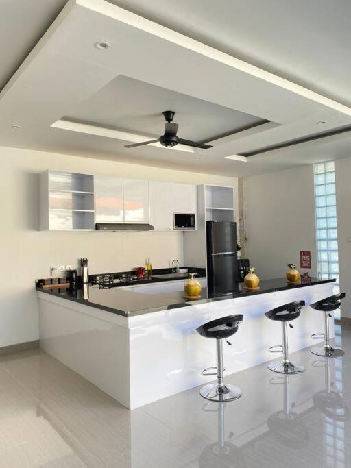 Villa Akmali Umalas 2Br With Private Pool & Jacuzzi Чангу Экстерьер фото