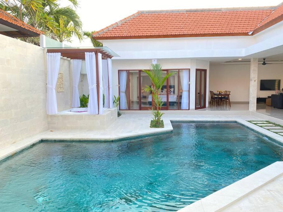 Villa Akmali Umalas 2Br With Private Pool & Jacuzzi Чангу Экстерьер фото