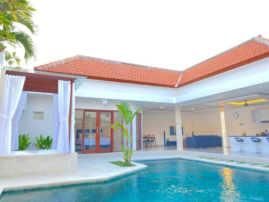 Villa Akmali Umalas 2Br With Private Pool & Jacuzzi Чангу Экстерьер фото