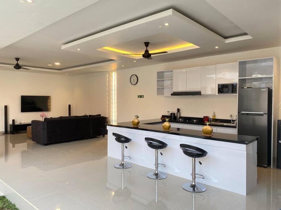 Villa Akmali Umalas 2Br With Private Pool & Jacuzzi Чангу Экстерьер фото