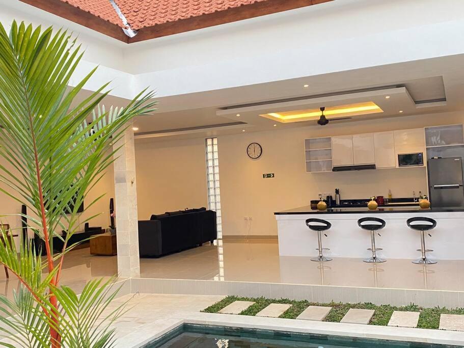 Villa Akmali Umalas 2Br With Private Pool & Jacuzzi Чангу Экстерьер фото
