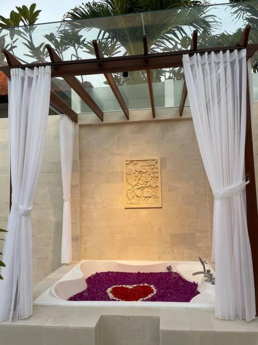 Villa Akmali Umalas 2Br With Private Pool & Jacuzzi Чангу Экстерьер фото