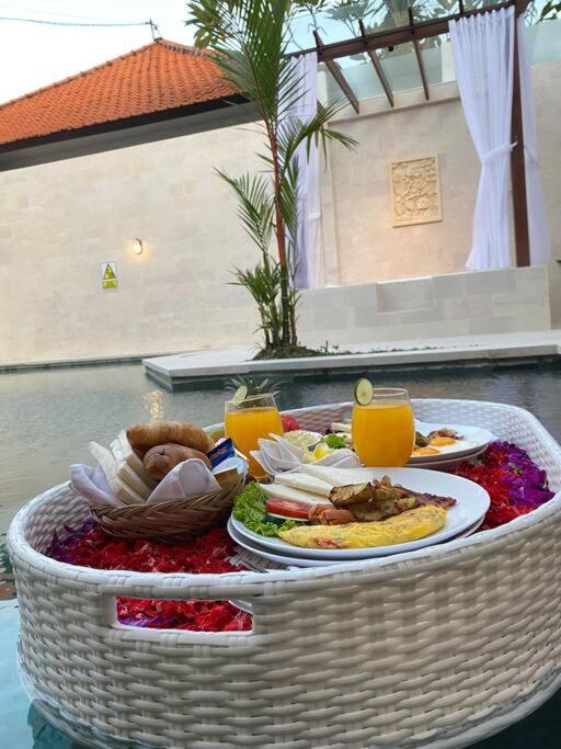 Villa Akmali Umalas 2Br With Private Pool & Jacuzzi Чангу Экстерьер фото